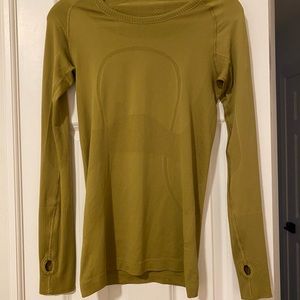 Lululemon Swiftly Tech long sleeve size 6